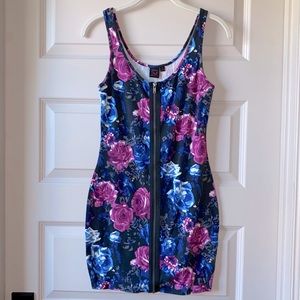 NEW (wot) Sexy Material Girl Zip up Dress